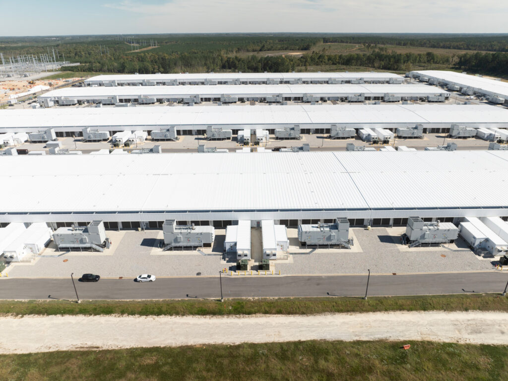 Microsoft Datacenters: Illuminating the unseen power of the cloud ...